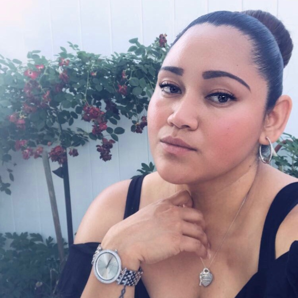 Meet your Posher, Elaine